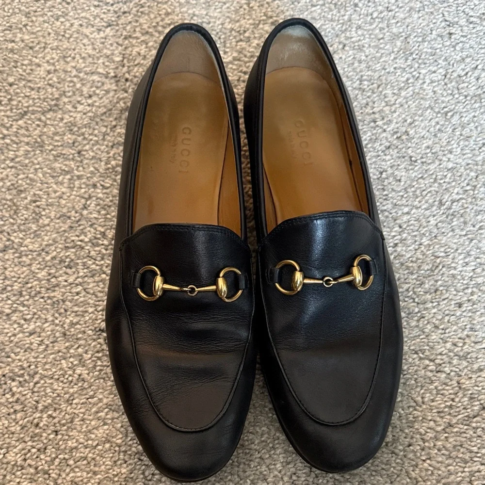 Gucci Black Leather Loafers with Gold Buckle - Picture 5 of 7